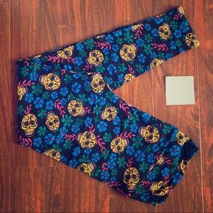 LuLaRoe leggings  Day of the dead skulls